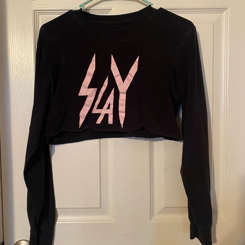 Cute crop top!
